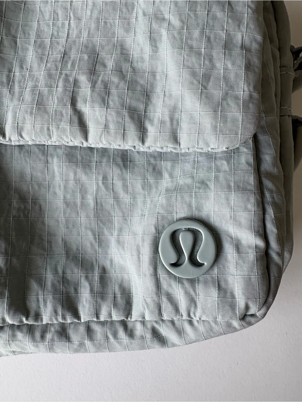 Lululemon Multi pocket crossbody bag